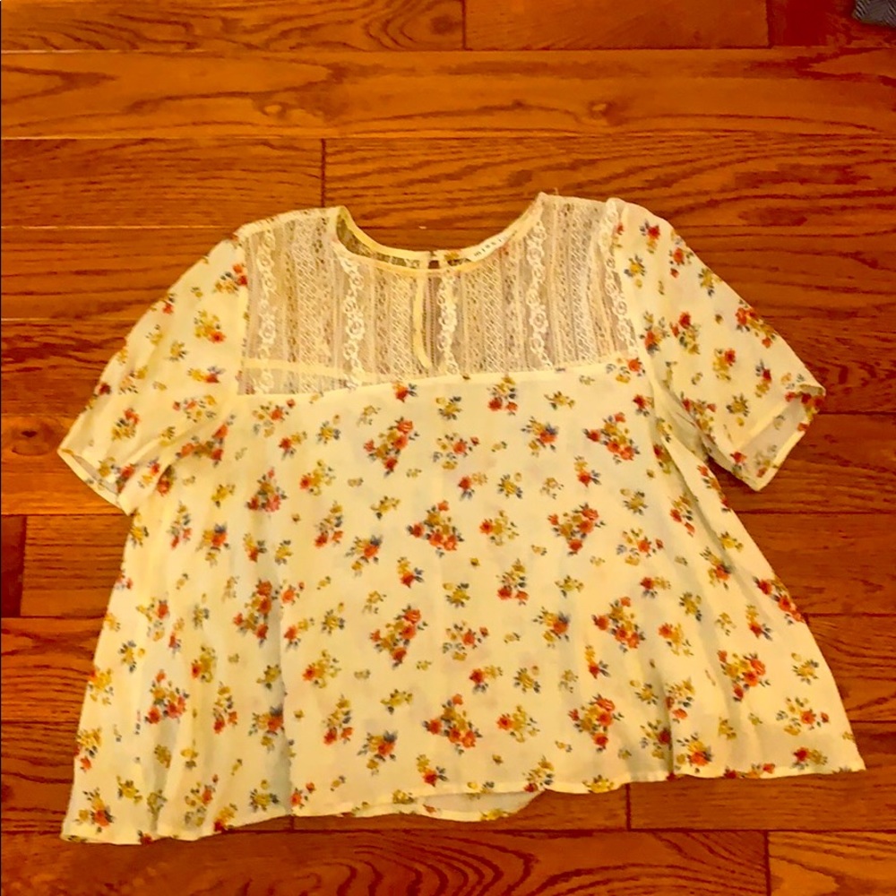 Lace babydoll short sleeved top